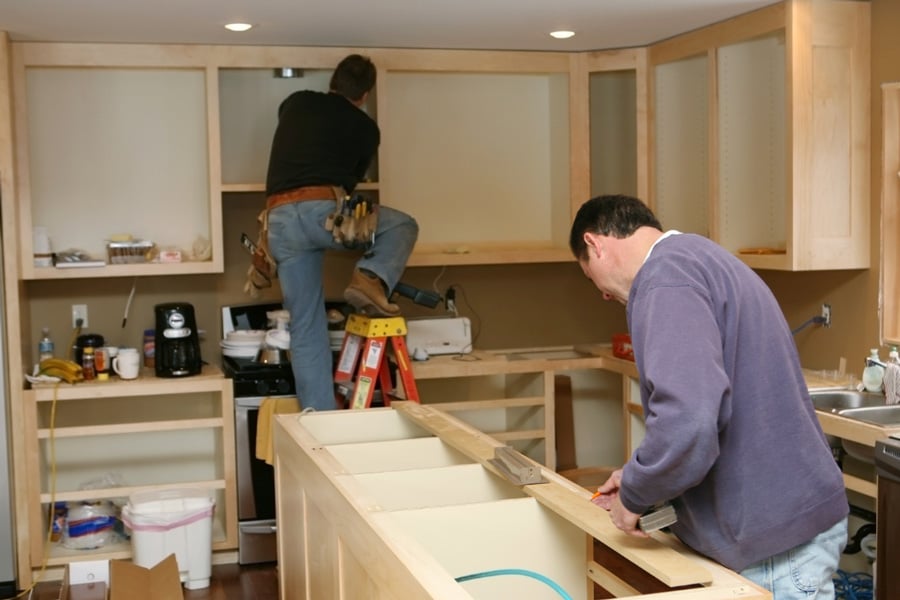 How to Start a Kitchen Remodeling Business (A Comparison Guide)